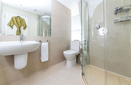 Bespoke Central Town House - Photo 4