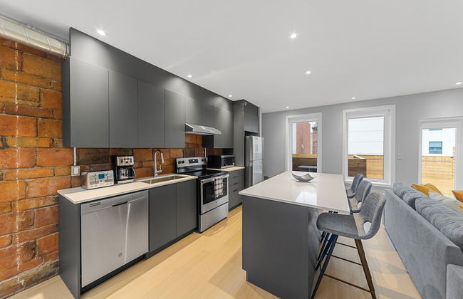 Elegant Suites De La Montagne- Dtwn Mtl - Photo 33