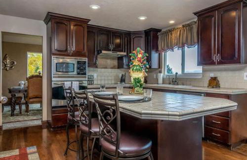 Wasatch Retreat in Draper with Mtn Views Theater and Hot Tub - Foto 5