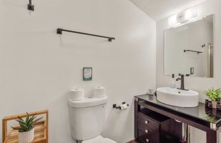 The Bear's Den by Avantstay Prime Location, Renovated w/ Movie & Game Room - Foto 38