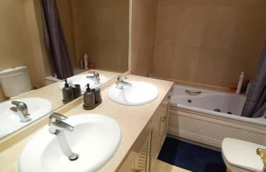 Charming 3 Bedroom Apartment in Puerto Sotogrande - Foto 23