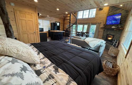 Treehouse Duo Lakefront 2 Private Hot Tubs - Photo 26