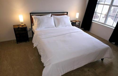 Dallas Lakeside Bliss Stay - Private Pool, Air hockey and High speed internet - Foto 11