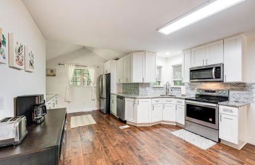 Cozy Wooded Retreat Big Bass Lake Home - Foto 6