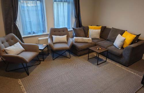 Newly renovated 2-bed bungalow - Photo 9