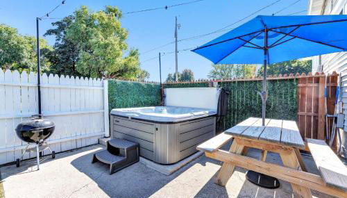 Lazy River Villa - Hottub! Fenced Yard! Fire Pit! - Foto 2