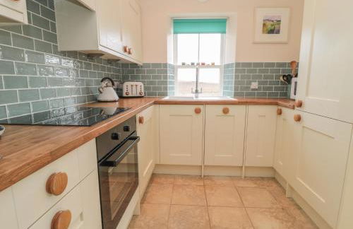 Adams House - Photo 11