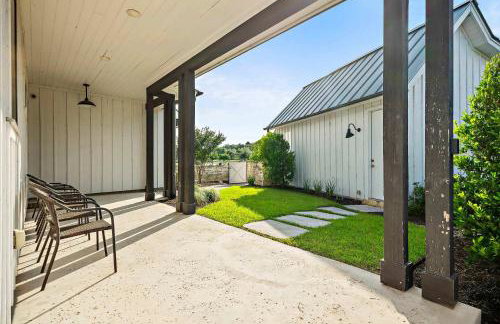 Scenic Lake Travis Farmhouse - Pickleball - BBQ - Foto 31