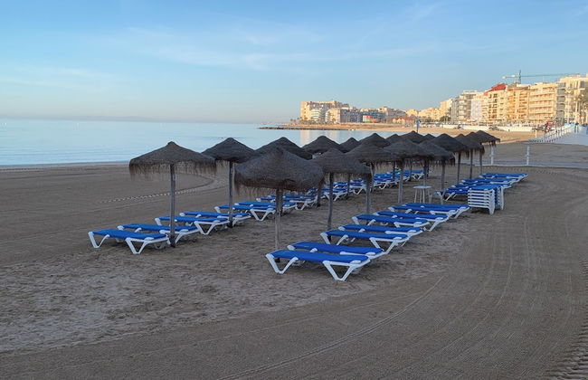 Comfortable Spacious Family House, Large Terrace and Garden, Beach and Bars - Foto 19