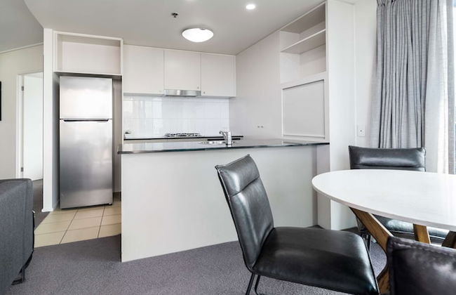 Oaks Brisbane on Felix Suites - Photo 17