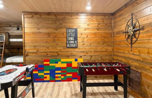 Lofted Pines Fun Family Friendly Cabin - Foto 32