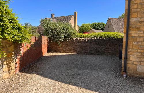 Campden Place - 2 Bed Home in Central Chipping Campden - Photo 11
