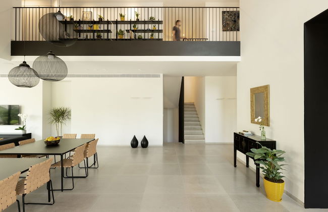 The Y House - Photo 36