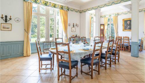 10 Bedroom Cozy Home In Allonne - Foto 3
