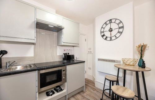 Cozy Ground-Floor Studio, Excellent City Access - Photo 10