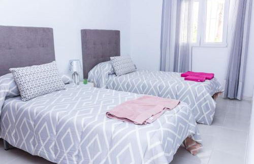 Villa El Arenal a 3 min de la Playa - Foto 29