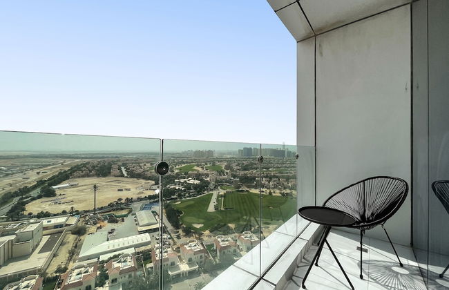 Elegant Studio Golf Course View Bnbmehomes - Photo 12