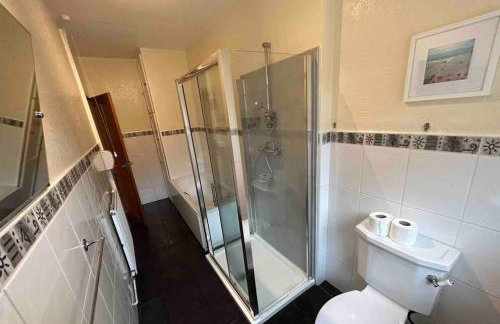 Lovely house & driveway parking - Foto 8