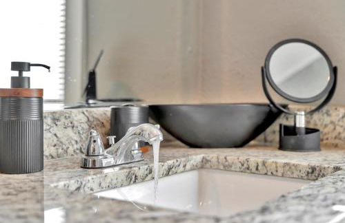 The Green Door in Ybor - Foto 33