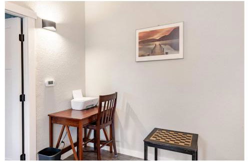 Family & Pet friendly 3 bdrm home with full kitchen and fenced yard - Foto 12