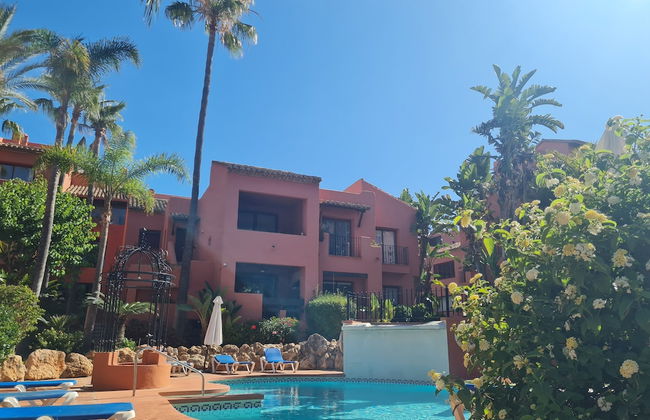 Luxury 2-bed Apartment Elviria - Pool, Sauna & gym - Foto 17