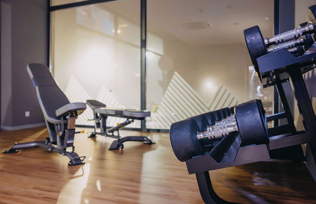 Platinum Adults - Photo 8