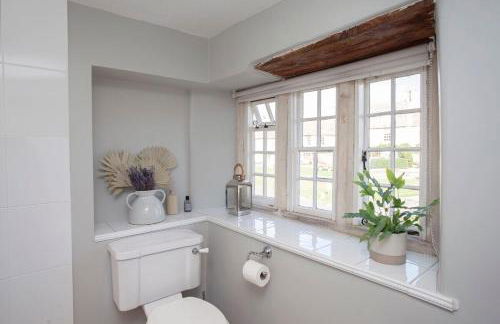 Charming Country House Nr Bath - Photo 39