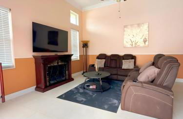 Luxurious 4-Bedroom House with Pool - Foto 25