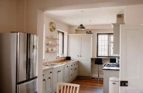 Manor Estate - Two Accommodation Wings - Sleeps 14 - Foto 37