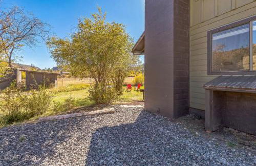 Cozy Cabin Retreat with Scenic Views cabin - Foto 34