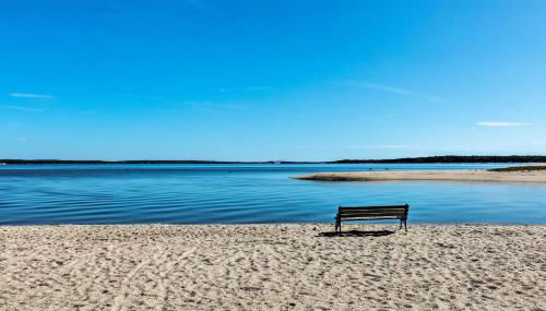 Southold Cottage with Patio and Grill - Walk to Beach! - Photo 2