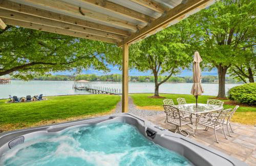 300 Degree Views, NEW HotTub, Firepit, Lighthouse - Foto 1