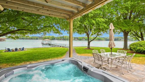 300 Degree Views, NEW HotTub, Firepit, Lighthouse - Foto 1