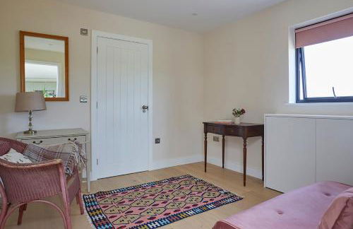 The Wendy House - Photo 19