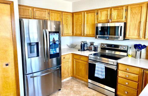 Artsy Home close to USAFA with Fireplace and Patio - Foto 7