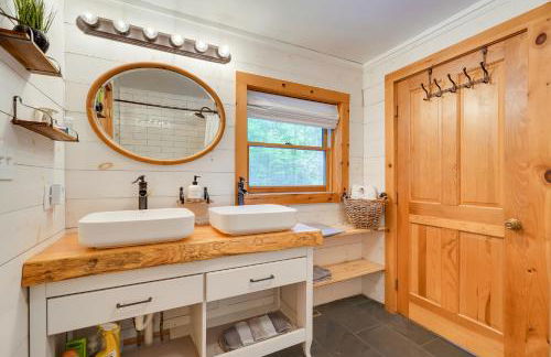 A-Frame Log Home with Game Room Near Lake George! - Foto 19