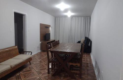 Apartamento amplo 10 mim da praia - Foto 1