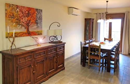 Spacious House in Cretas with Mountain View - Foto 24