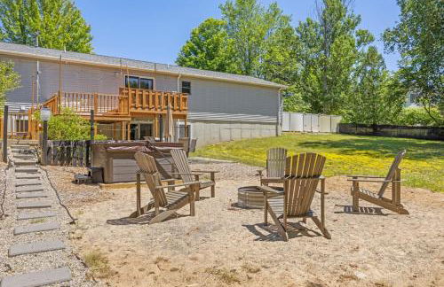 Pet Friendly 3BR 3BA Home near Traverse City with Game Room and Fenced Yard - Foto 16