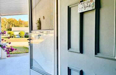 Boutique Stay - Near Beach, PSP4, Billiard or PingPong, Fire Pit, Private Yard - Foto 3