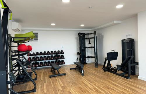 Penthouse height Flat, City View Balcony, Quiet, Free Wifi, Gym & More Minimalistic Home - Foto 40