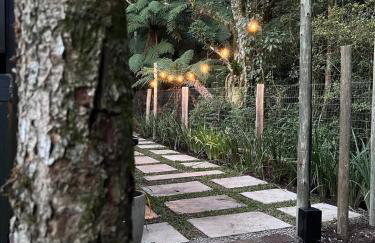 Chalé para 4 pessoas, 2km do Centro, Pet Friendly, Wi-fi 1GB, Lareira e Ar condicionado - Foto 13