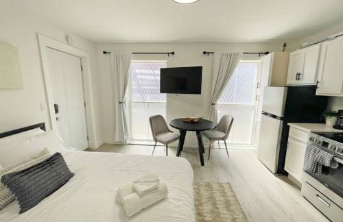 Full Building Huge Downtown Retreat Walkable to Everything - Foto 21