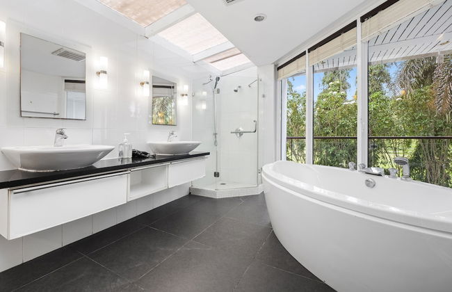 4 bedroom pool villa. 7kms to Patong - Photo 14