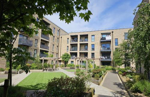 Luxury 1-Bed Apartment with balcony & Free parking - Photo 15