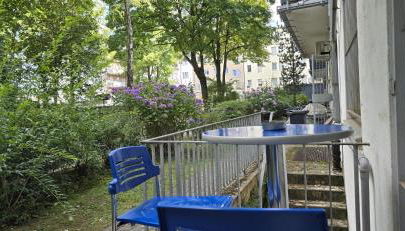 Bright room with private bathroom and market square view - Foto 2