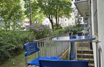 Bright room with private bathroom and market square view - Foto 2