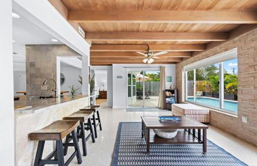 Private Village Home with Heated pool & spa with private front courtyard - Photo 45