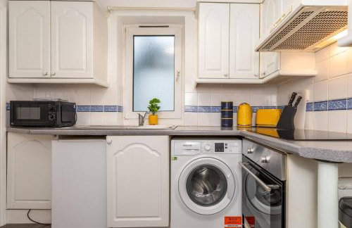 Sleek City Getaway - Walkable Free Parking - Foto 8