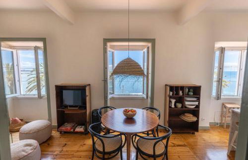 Monte Estoril Train Station - Seaside Apartment - Photo 1